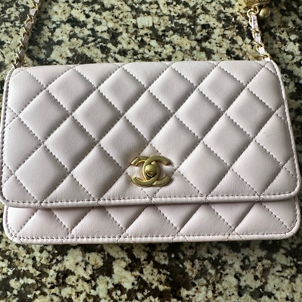 Chanel purse - Picture 4 of 4